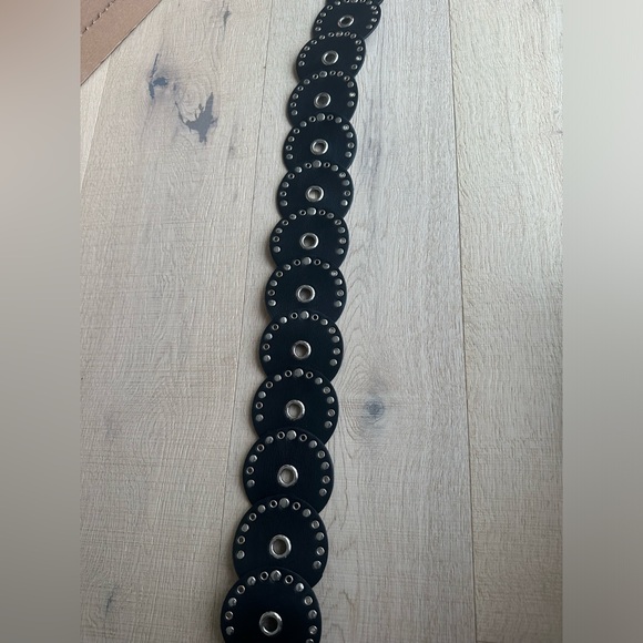 Belt with silver studs - Picture 4 of 6